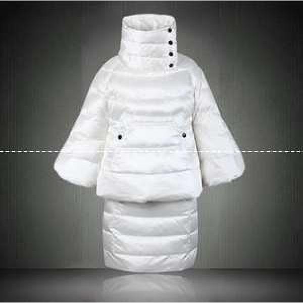 入手困難 2013-14秋冬新作 女性用 モンクレール MONCLER ダウンジャケット 2色可選_女性用ダウンジャケット_モンクレール特集_スーパーコピーブランド激安通販 専門店  