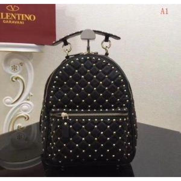 ロックスタッズ スパイク バックパックPW0B0B62NLY 0NOヴァレンティノ コピーVALENTINO機能性バツグン女性バッグ