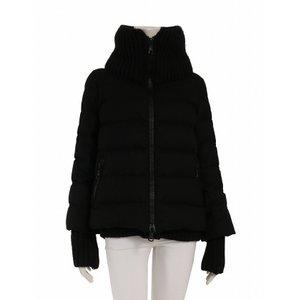 モンクレール MONCLER ダウンジャケット ブルゾン シガール 黒 ブラック アウター ワンポイント ウール100％ フェザー レディース 通販
