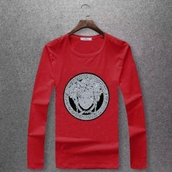 新作すぐ届くメデューサ スウェットシャツヴェルサーチ コピー柔らかく肌触り型崩れしにくいクルーネックtシャツ男性用