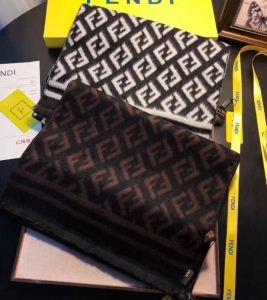 フェンディ最落なし! 希少!2018年度 FENDI 2色可...