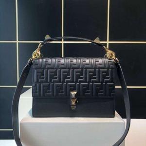 KAN IBlack leather bag8BT283A4...