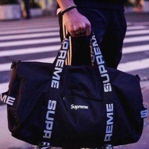 カジュアルに着こなし SUPREME シュプリーム ハンドバ...