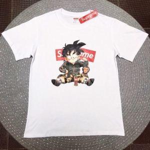 きれいめな印象で着こなし シュプリーム SUPREME 半袖...