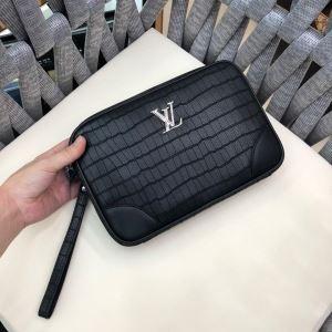 2019SSで一番流行りのモデル louis vuitton ルイ ヴィトン バッグ コピー メンズ クラッチバッグ レザー ブラック 大容量