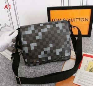 春夏で大人気の限定モデル ルイ ヴィトン Louis Vuitton メンズ ショルダーバッグ コピー ピクセル ３色可選 N40072