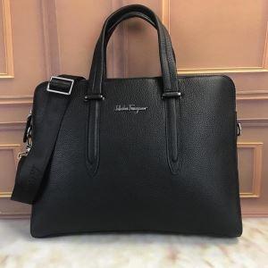 2019SSで一番注目されたコレクション フェラガモ ferragamo メンズ ビジネスバッグ スーパーコピー 日常 ブラック E240469670365