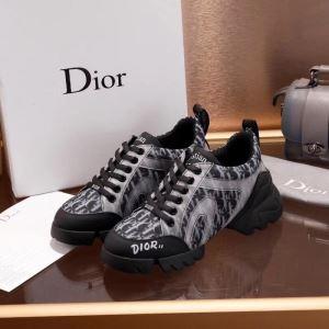 ディオール スニーカー メンズ 今季でファッショントレンドのヒント Dior ブラック スーパーコピー 軽量 通勤通学 最安値