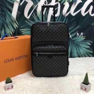 ルイ ヴィトン LOUIS VUITTON トレンドを取り入...