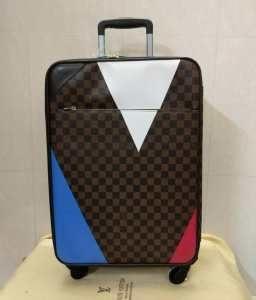 ルイ ヴィトン LOUIS VUITTON トランク 2019春新色コスメ人気ブランド 抜け感のあるスタイルが完成_ルイ ヴィトン LOUIS VUITTON_ブランド コピー 激安(日本最大級)