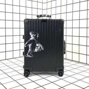 2019夏に意外と人気な新作 きれいめコーデに変身 Rimowa リモワ スーツケース_Rimowa リモワ_ブランド コピー 激安(日本最大級)