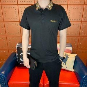 春夏トップス最新情報をチェック ヴェルサーチ VERSA 2019年春夏シーズンに登場 半袖Tシャツ_ヴェルサーチ VERSA_ブランド コピー 激安(日本最大級)