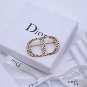 2019春夏オシャレに注目 ディオール DIOR ブローチ ...