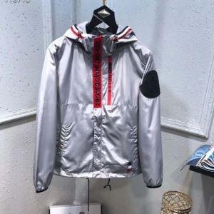 2019秋冬の必需品 モンクレール MONCLER ブルゾン...