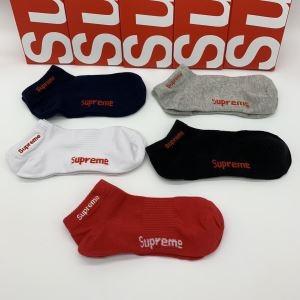 今年大流行の着こなし シュプリーム速報！ファッショントレンド SUPREME 靴下 寒い季節トレンド上品_シュプリーム SUPREME_ブランド コピー 激安(日本最大級)