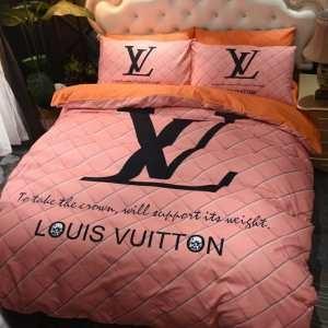 今年らしいトレンド感のある着こなしルイ ヴィトン LOUIS VUITTON 寝具4点セット 2019秋冬の必需品_ルイ ヴィトン LOUIS VUITTON_ブランド コピー 激安(日本最大級)