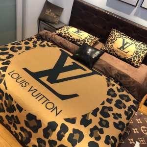 2019秋冬におすすめ着こなし ルイ ヴィトン LOUIS VUITTON 寝具4点セット秋冬にぴったりトレンドな着こなし_ルイ ヴィトン LOUIS VUITTON_ブランド コピー 激安(日本最大級)