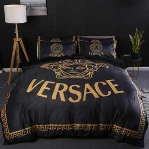 この秋トレンドに合わせる着こなし ヴェルサーチ VERSACE 寝具4点セット 2019年秋冬最新のトレンド_ヴェルサーチ VERSACE_ブランド コピー 激安(日本最大級)