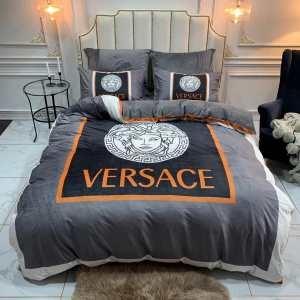 2019秋冬におしゃれな着こなし 肌寒い季節に欠かせない ヴェルサーチ VERSACE 寝具4点セット_ヴェルサーチ VERSACE_ブランド コピー 激安(日本最大級)