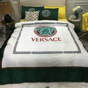 華やかに魅せる秋冬コーデ ヴェルサーチ VERSACE 寝具...