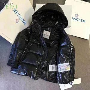 コーデも旬な雰囲気に仕上がる モンクレール MONCLER この秋欲しいトレンド 3色可選 ダウンジャケット_モンクレール MONCLER_ブランド コピー 激安(日本最大級)