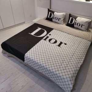 寝具4点セット ディオール DIOR 今回の秋冬に欲しいスタイル 2019秋冬におしゃれな着こなし_ディオール DIOR_ブランド コピー 激安(日本最大級)