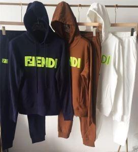 冬のマストアイテム フェンディ 秋冬らしいカジュアルな雰囲気を持つ FENDI 華やかに魅せる秋冬コーデ 上下セット 3色可選 肌寒い季節に欠かせない_フェンディ FENDI_ブランド コピー 激安(日本最大級)