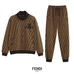 上下セット 季節を感じた秋冬ファッション フェンディ 冬ファッションの定番 FENDI 季節感溢れる秋らしいコーデ_フェンディ FENDI_ブランド コピー 激安(日本最大級)