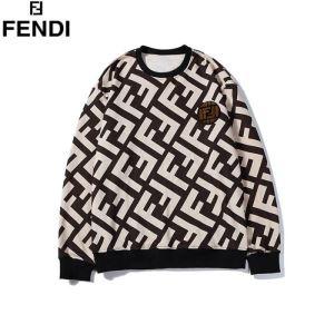 秋冬にぴったりトレンドな着こなし フェンディ 今シーズンもトレンド感溢れたコーデ FENDI 秋先取りコーデを楽しもう プルオーバーパーカー_フェンディ FENDI_ブランド コピー 激安(日本最大級)