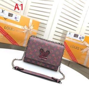 2019秋冬におすすめ着こなし ナチュラルコーデに使いやすい ルイ ヴィトン LOUIS VUITTON 斜め掛けバッグ 2色可選_ルイ ヴィトン LOUIS VUITTON_ブランド コピー 激安(日本最大級)