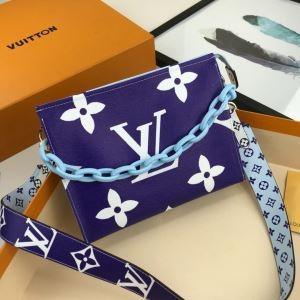 ルイ ヴィトン LOUIS VUITTON 斜め掛けバッグ 2019秋冬におしゃれな着こなし 今回の秋冬に欲しいスタイル_ルイ ヴィトン LOUIS VUITTON_ブランド コピー 激安(日本最大級)