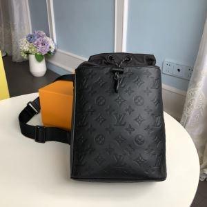 寒い季節を彩るアイテムルイ ヴィトン LOUIS VUITTON 斜め掛けバッグ 2019年秋冬最新のトレンド_ルイ ヴィトン LOUIS VUITTON_ブランド コピー 激安(日本最大級)