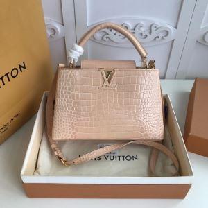 ハンドバッグ 2色可選 ルイ ヴィトン LOUIS VUITTON 2019秋冬におしゃれな着こなし 季節感溢れる秋らしいコーデ_ルイ ヴィトン LOUIS VUITTON_ブランド コピー 激安(日本最大級)