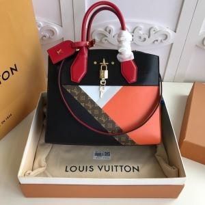 秋冬っぽいスタイルを作り出す 2019秋冬におすすめ着こなし ルイ ヴィトン LOUIS VUITTON ハンドバッグ 2色可選_ルイ ヴィトン LOUIS VUITTON_ブランド コピー 激安(日本最大級)