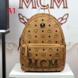 2019秋冬におしゃれな着こなし エムシーエム MCM リュ...