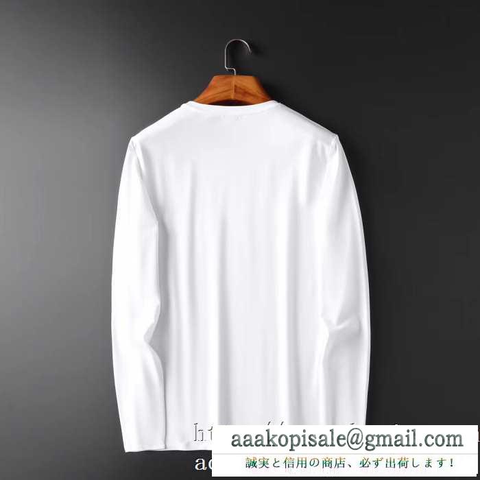 季節感溢れる秋らしいコーデ 2019秋冬の必需品 ヴェルサーチ versace 長袖tシャツ 2色可選