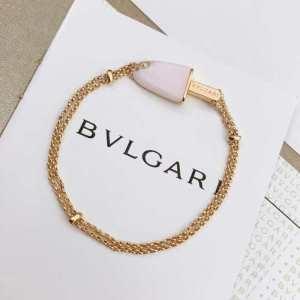 ブレスレット 秋冬らしいカジュアルな雰囲気を持つ ブルガリ 華やかに魅せる秋冬コーデ BVLGARI 季節を感じた秋冬ファッション_ブルガリ BVLGARI_ブランド コピー 激安(日本最大級)