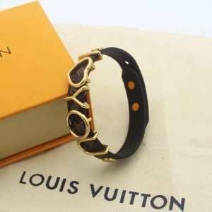 今年らしいトレンド感のある着こなし ルイ ヴィトン LOUIS VUITTON 落ち着いたコーデが楽しもう ブレスレット 2019秋冬におすすめ着こなし_ルイ ヴィトン LOUIS VUITTON_ブランド コピー 激安(日本最大級)