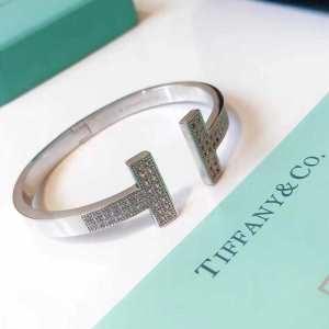 動きやすく楽チンなスタイル ティファニー Tiffany&C...