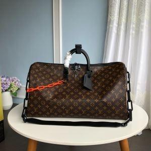 LOUIS VUITTON 秋冬カジュアルの定番 ルイ ヴィ...