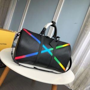 スーツケース 秋冬ファッションの決め手 ルイ ヴィトン この冬欲しいスタイル LOUIS VUITTON 秋冬ファッションのマストアイテム_ルイ ヴィトン LOUIS VUITTON_ブランド コピー 激安(日本最大級)