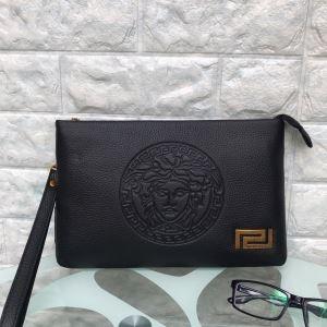 ふんわりまとって暖かお洒落 ヴェルサーチ ほっこりと温かみのある雰囲気に VERSACE ポーチ 冬コーデが華やぐ本命_ヴェルサーチ VERSACE_ブランド コピー 激安(日本最大級)