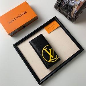 今年らしいトレンド感のある着こなし ルイ ヴィトン LOUIS VUITTON 落ち着いたコーデが楽しもう 財布/ウォレット2019秋冬におすすめ着こなし_LOUIS VUITTON ルイ ヴィトン_ブランド コピー 激安(日本最大級)