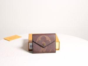 財布/ウォレット 秋冬っぽいおしゃれを楽しめる ルイ ヴィトン 真冬にもうまく着こなせる LOUIS VUITTON 秋冬ナチュラルコーデに大活躍_ルイ ヴィトン LOUIS VUITTON_ブランド コピー 激安(日本最大級)