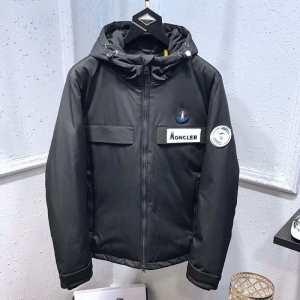 モンクレール 簡単にコーデをおしゃれに演出 MONCLER ...