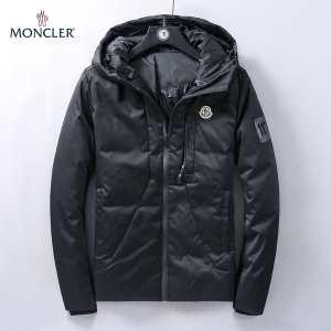 秋冬っぽいスタイルを作り出す モンクレール MONCLER ...