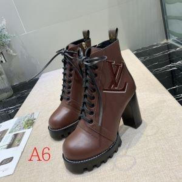 多色可選 レザーブーツ 秋冬にぴったりトレンドな着こなし ルイ ヴィトン 秋冬ファッションに合わせたい LOUIS VUITTON 秋冬コーデの大本命_ルイ ヴィトン LOUIS VUITTON_ブランド コピー 激安(日本最大級)