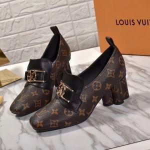 秋を感じるスタイルを楽しむ ルイ ヴィトン 真冬でおしゃれに着こなす LOUIS VUITTON ハイヒール 秋冬おしゃれをより楽しませる_ルイ ヴィトン LOUIS VUITTON_ブランド コピー 激安(日本最大級)