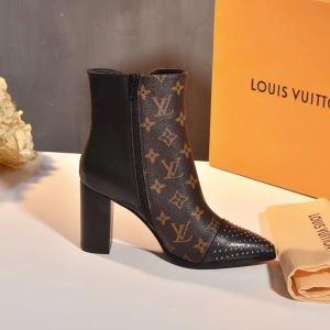 LOUIS VUITTON ナチュラルコーデに使いやすい ル...