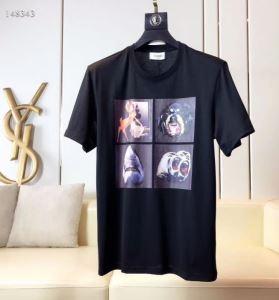 ジバンシー 軽やかに着たい春夏コーデ GIVENCHY 人の心をくすぐる柄が素敵 半袖Tシャツ_ジバンシー GIVENCHY_ブランド コピー 激安(日本最大級)